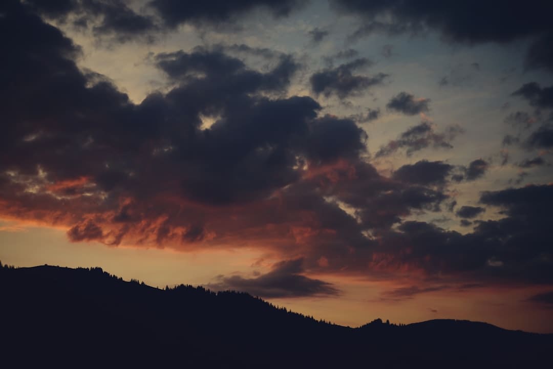 《子夜归》布景是唐朝吗 子夜归是后期配音吗？